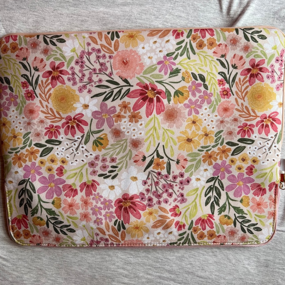 Elyse Breanne Design 15" Laptop Sleeve - NWOT